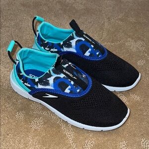 NWOT Kids Speedo Water Shoes, Size 13/1 (Small)